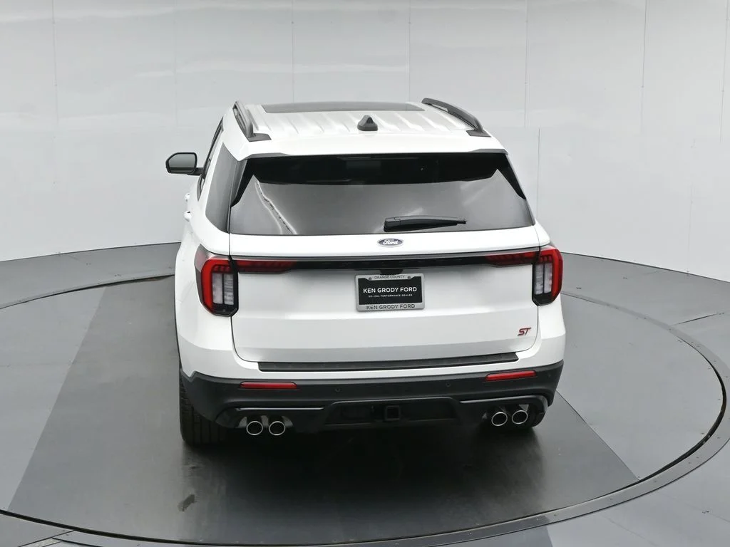 New 2026 Star White Metallic Tri-Coat Ford ST image 41