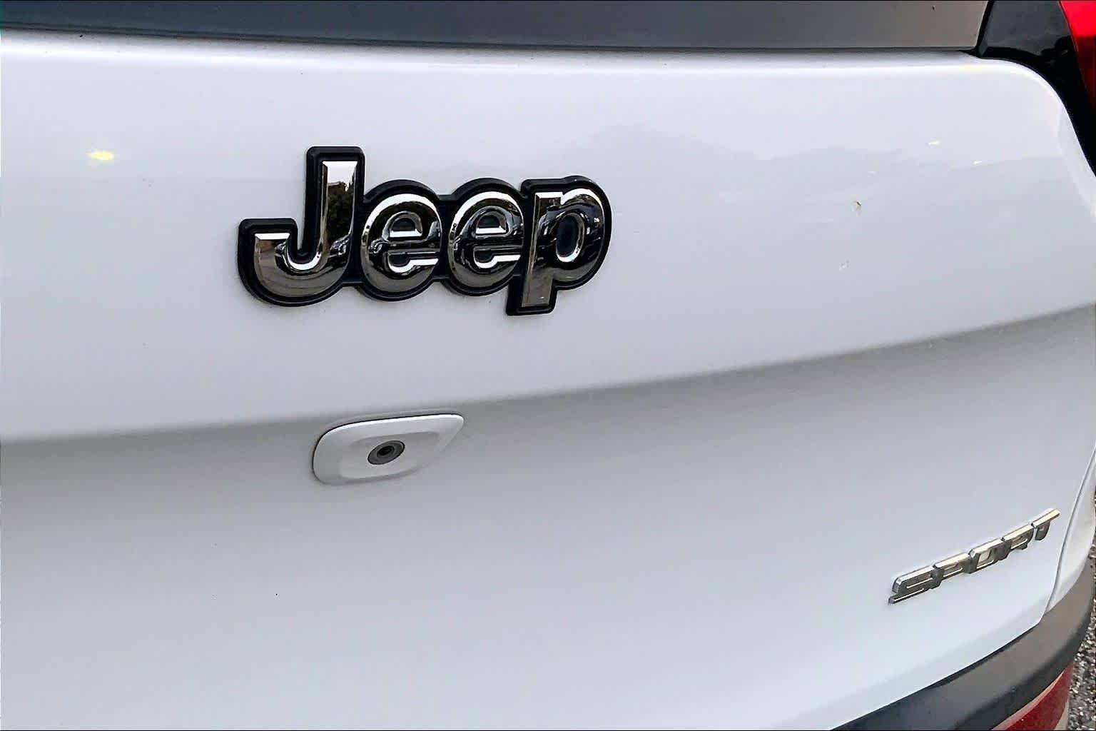 Used 2014 Bright White Clearcoat Jeep Sport image 30