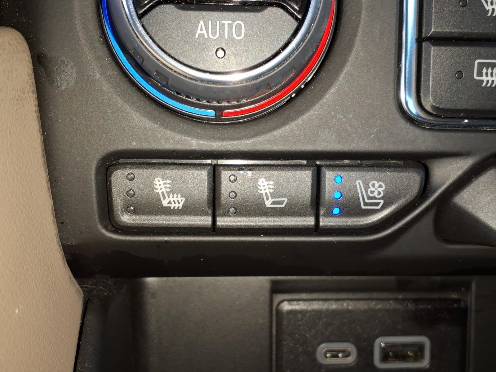 Used 2024 Iridescent Pearl Tricoat Chevrolet Premier image 5