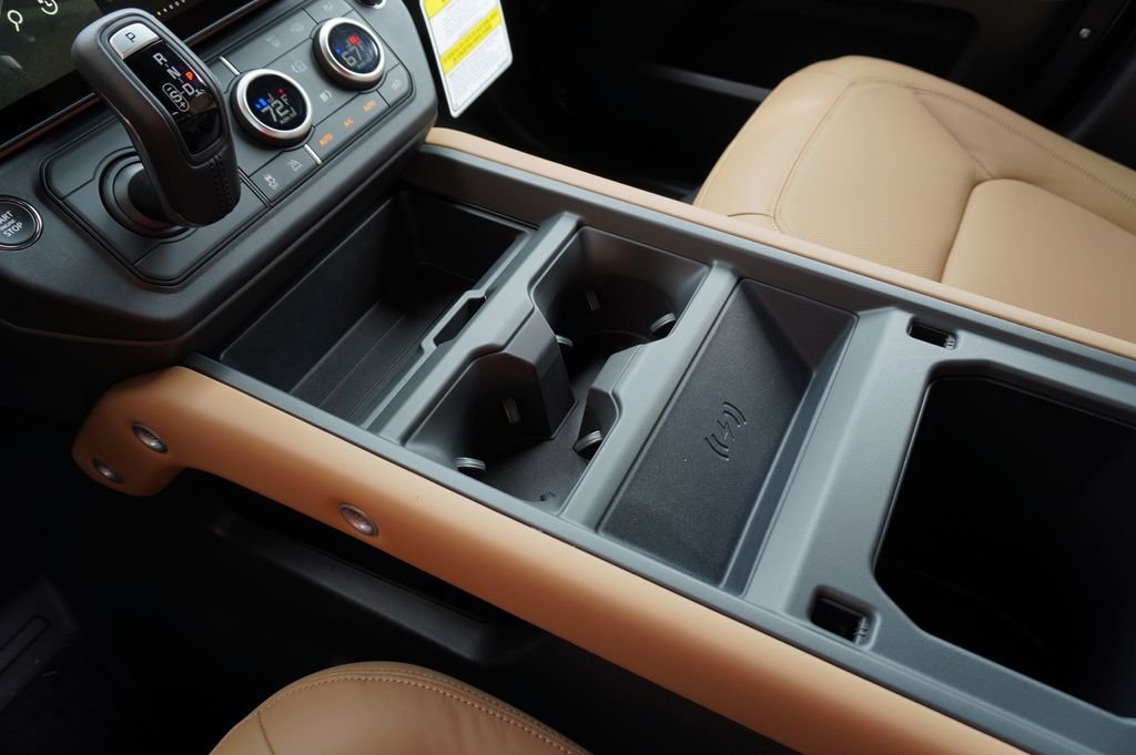 New 2026 Santorini Black Land Rover S image 27