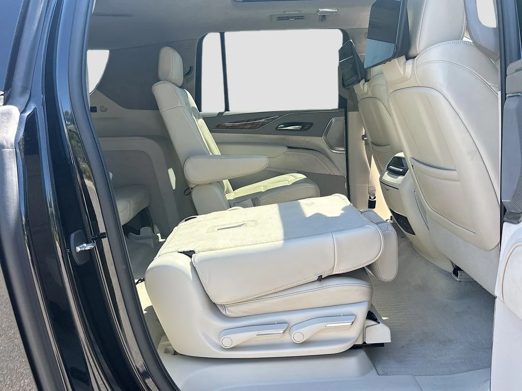 Used 2022 Black Cadillac Sport Platinum image 23