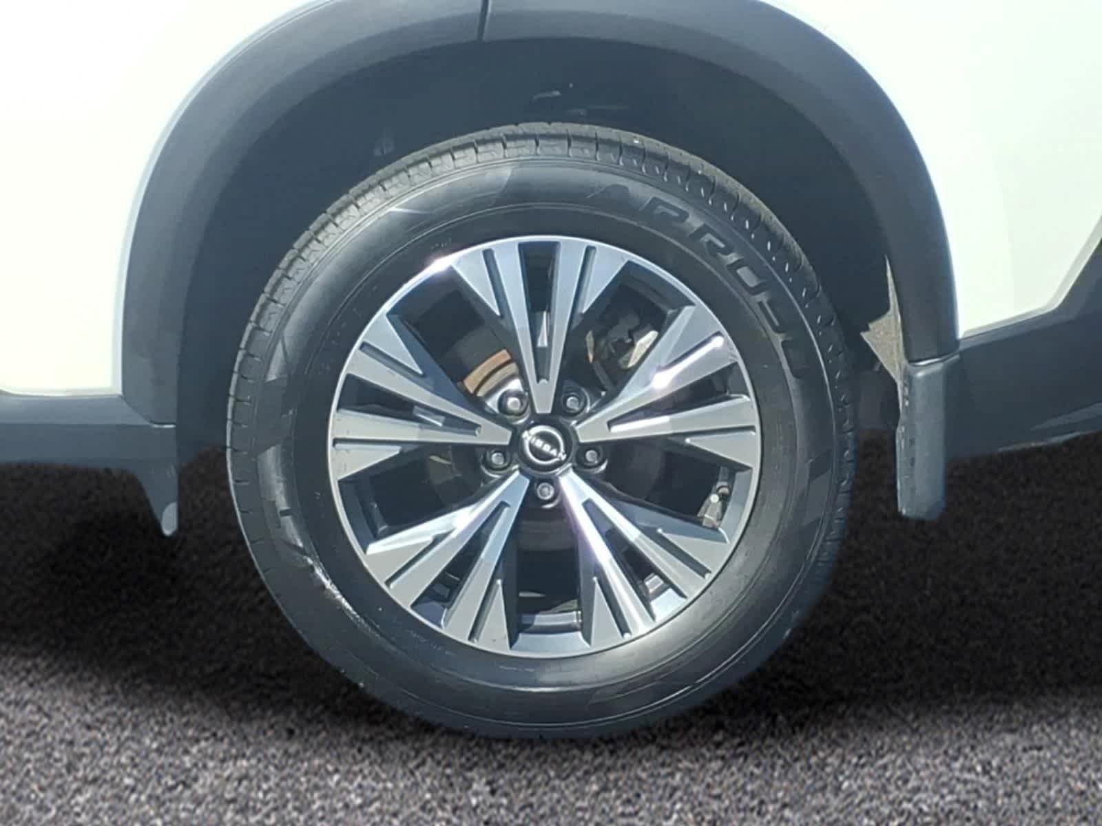 Used 2023 Pearl White Tricoat Nissan SV image 3