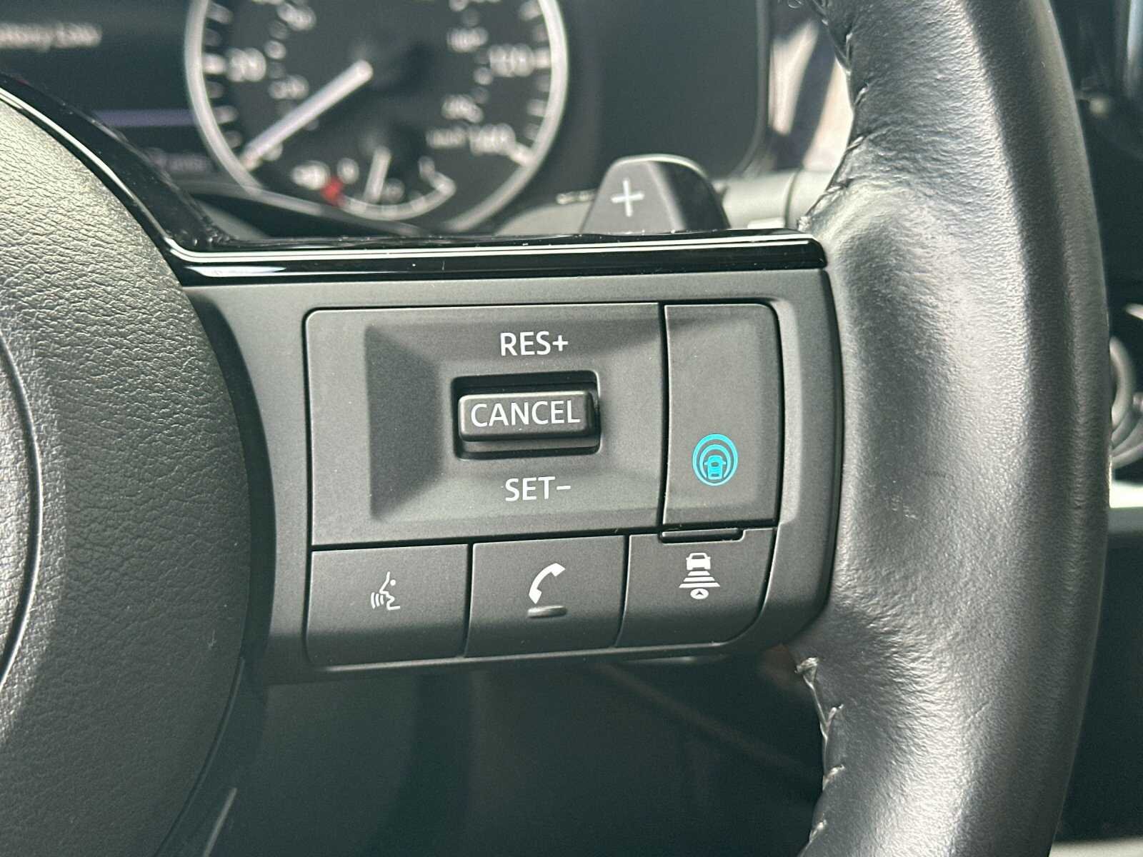 Used 2023 Pearl White Nissan SL 4D Sport Utility image 31