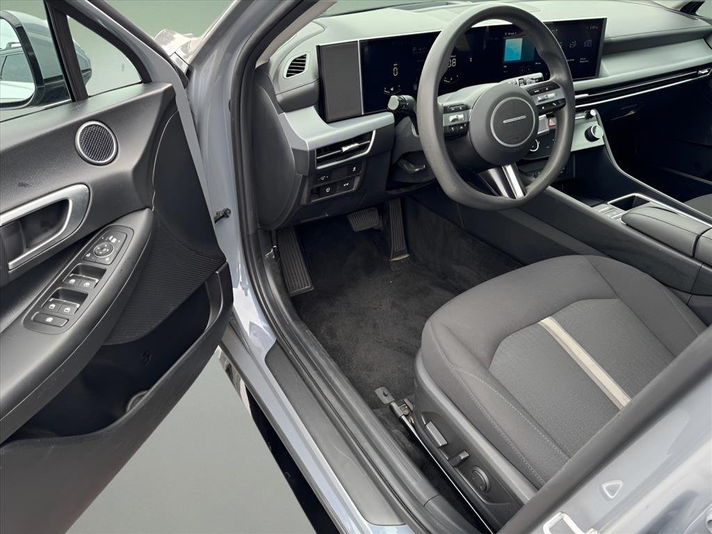 Used 2025  HYUNDAI SEL image 9