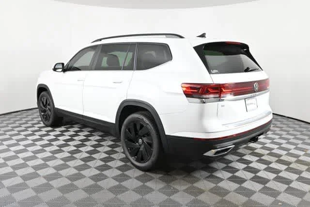 New 2026 Opal White Pearl Volkswagen 2.0T SE w/Technology image 3