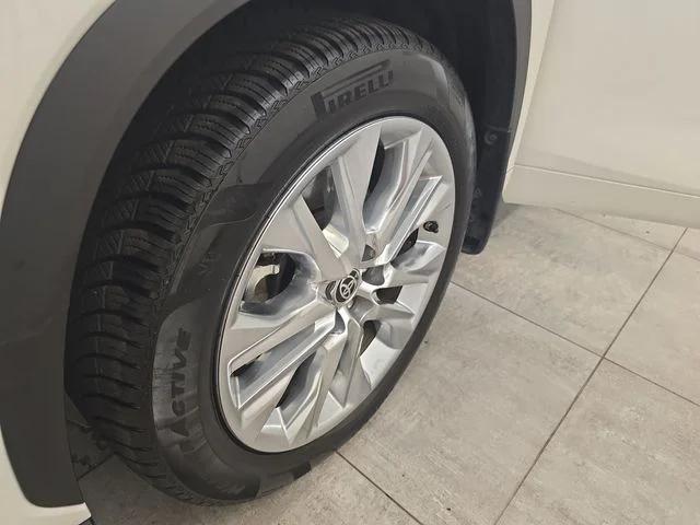 Used 2021 Blizzard Pearl Toyota Limited image 38