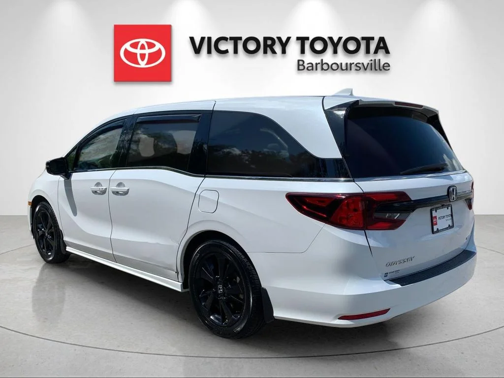 Used 2023  Honda Sport image 3