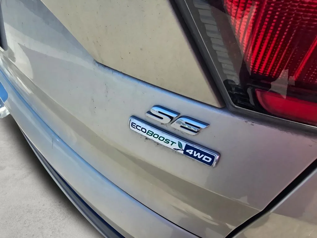 Used 2017 White Gold Metallic Ford SE image 17