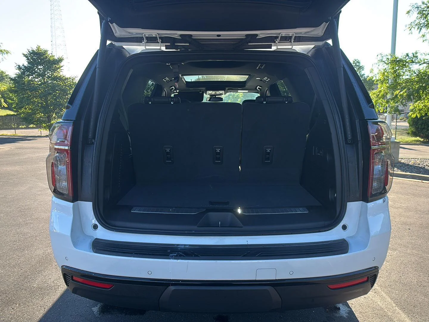 Used 2023 Summit White Chevrolet Z71 image 12