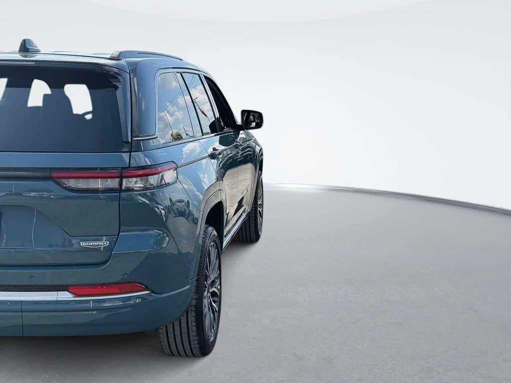 New 2027 Steel Blue Paint Jeep Summit image 5