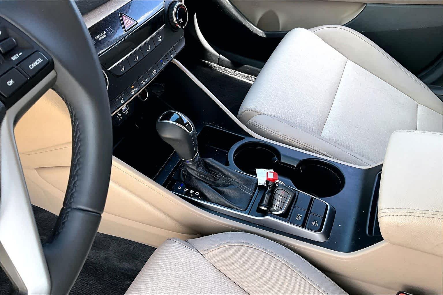 Used 2017 Dazzling White Hyundai Sport image 16
