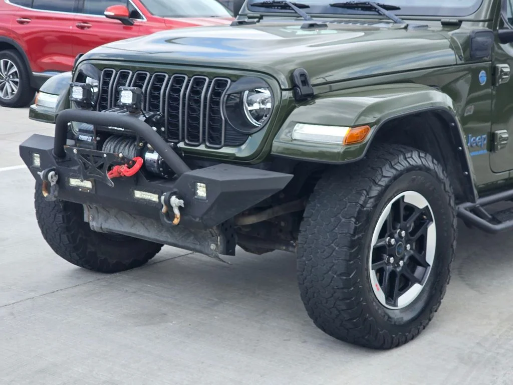 Used 2024 Green Jeep Sport S 4xe image 9