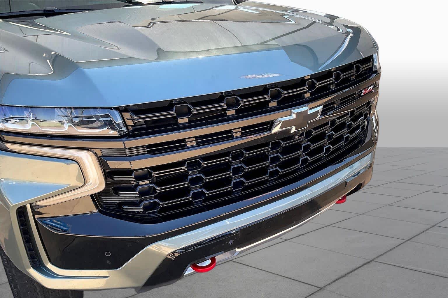 Used 2024 Silver Sage Metallic Chevrolet Z71 image 30