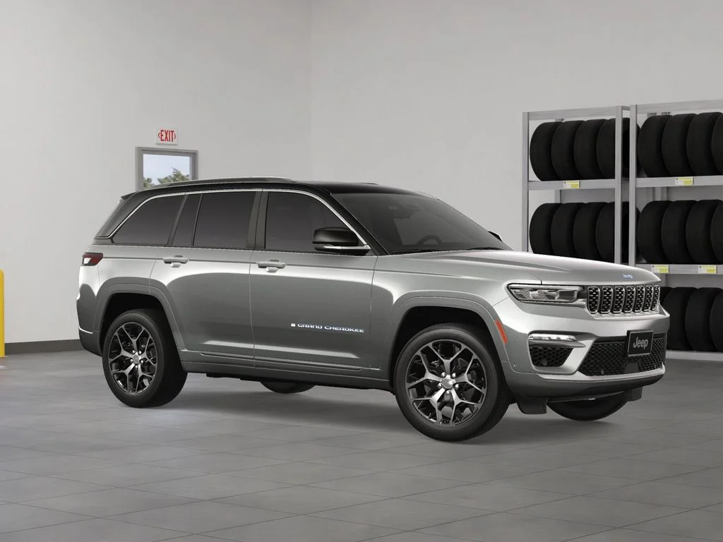 New 2024 Silver Zynith Jeep Summit Reserve 4xe image 8