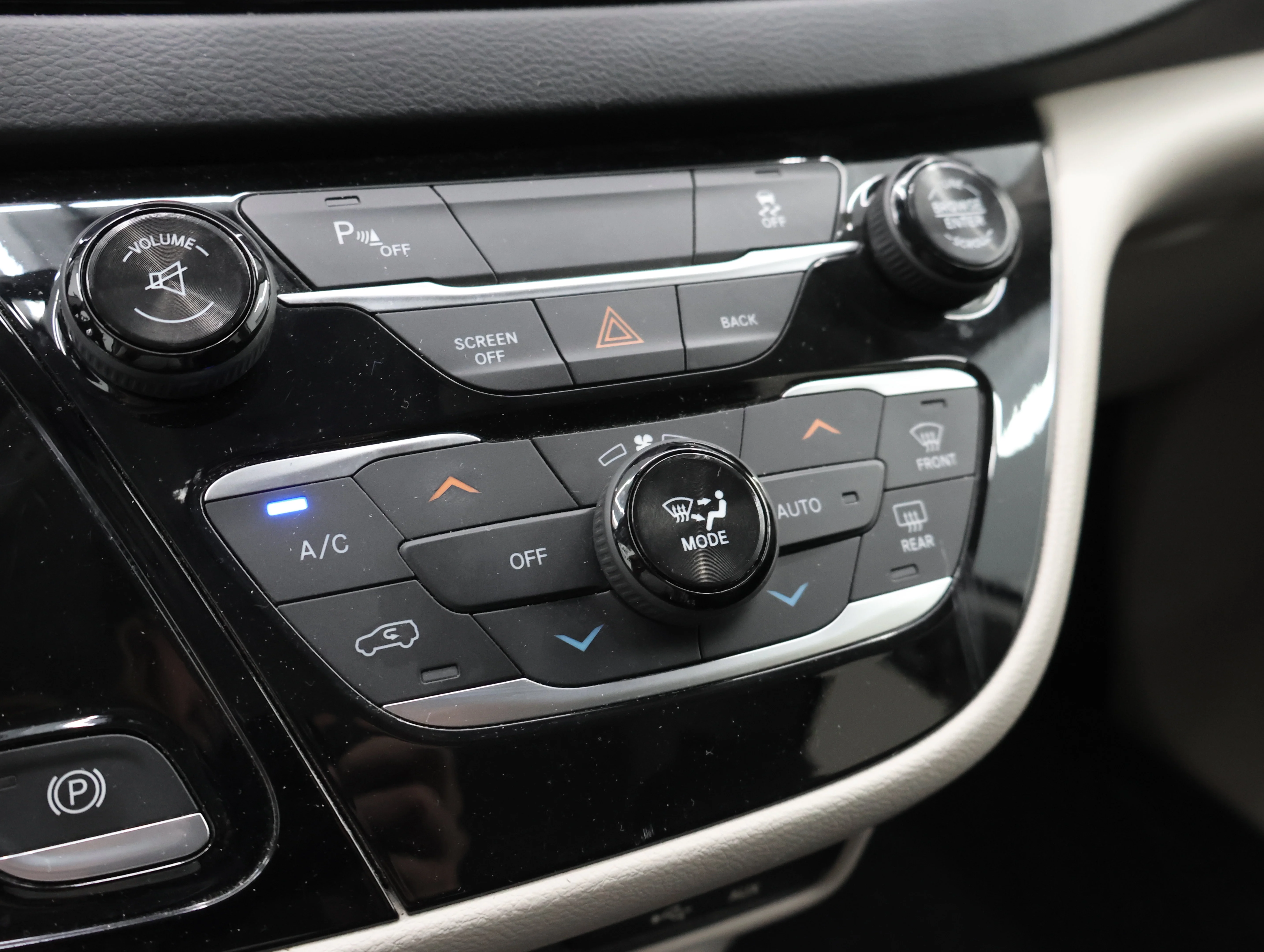 Used 2017 Jazz Blue Pearlcoat Chrysler Touring L image 49