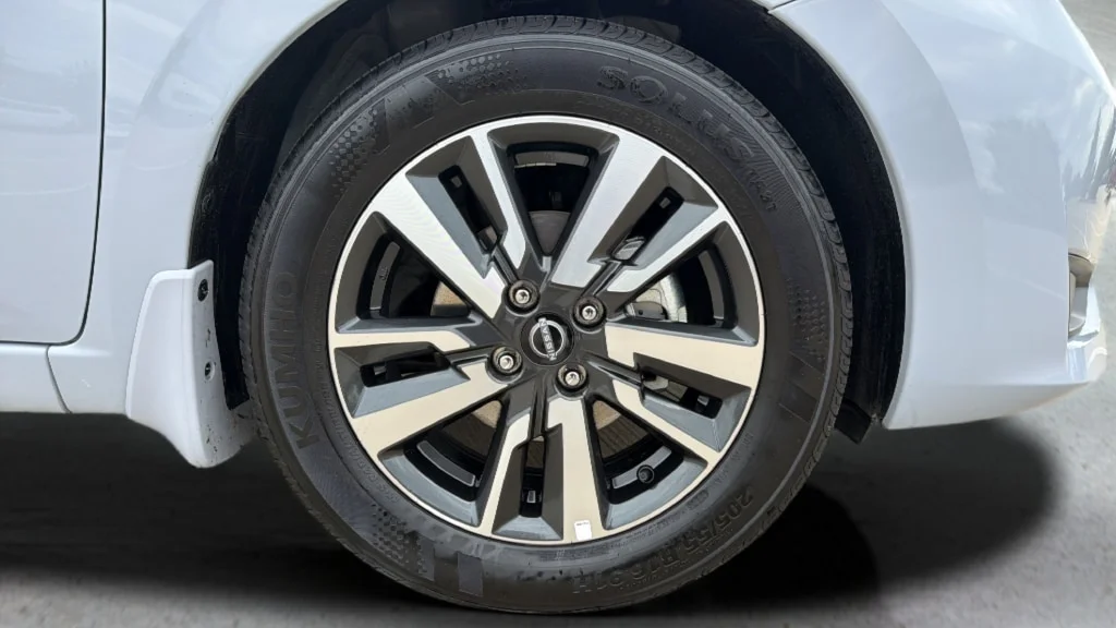 Used 2025 Gray Sky Pearl Nissan 1.6 SV image 23