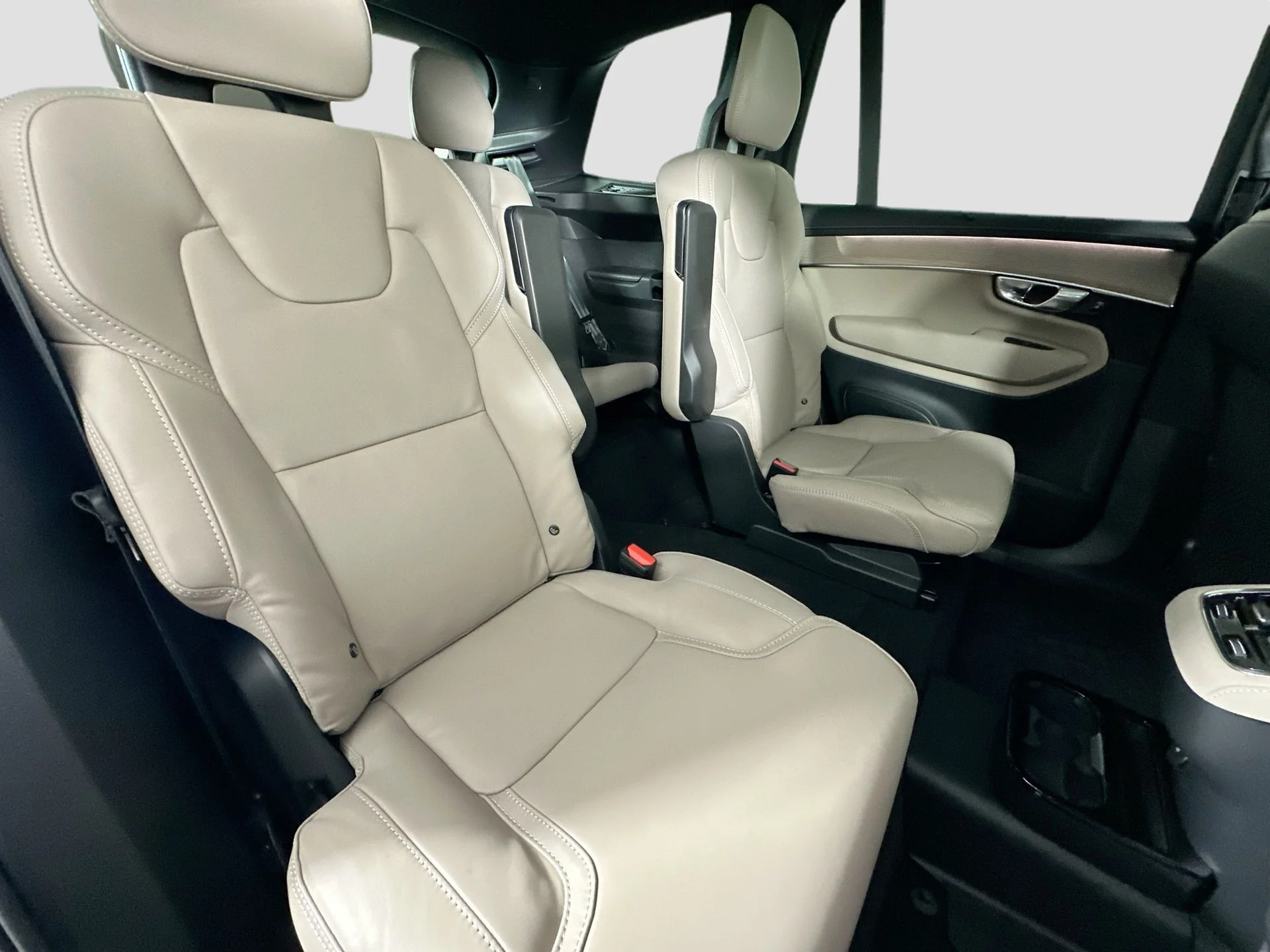 New 2026 Mulberry Red Volvo Ultra image 30