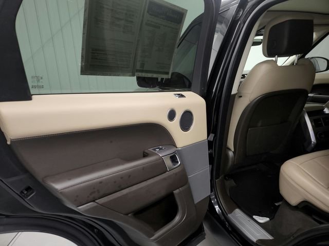 Used 2020 Black Land Rover HSE Td6 image 23