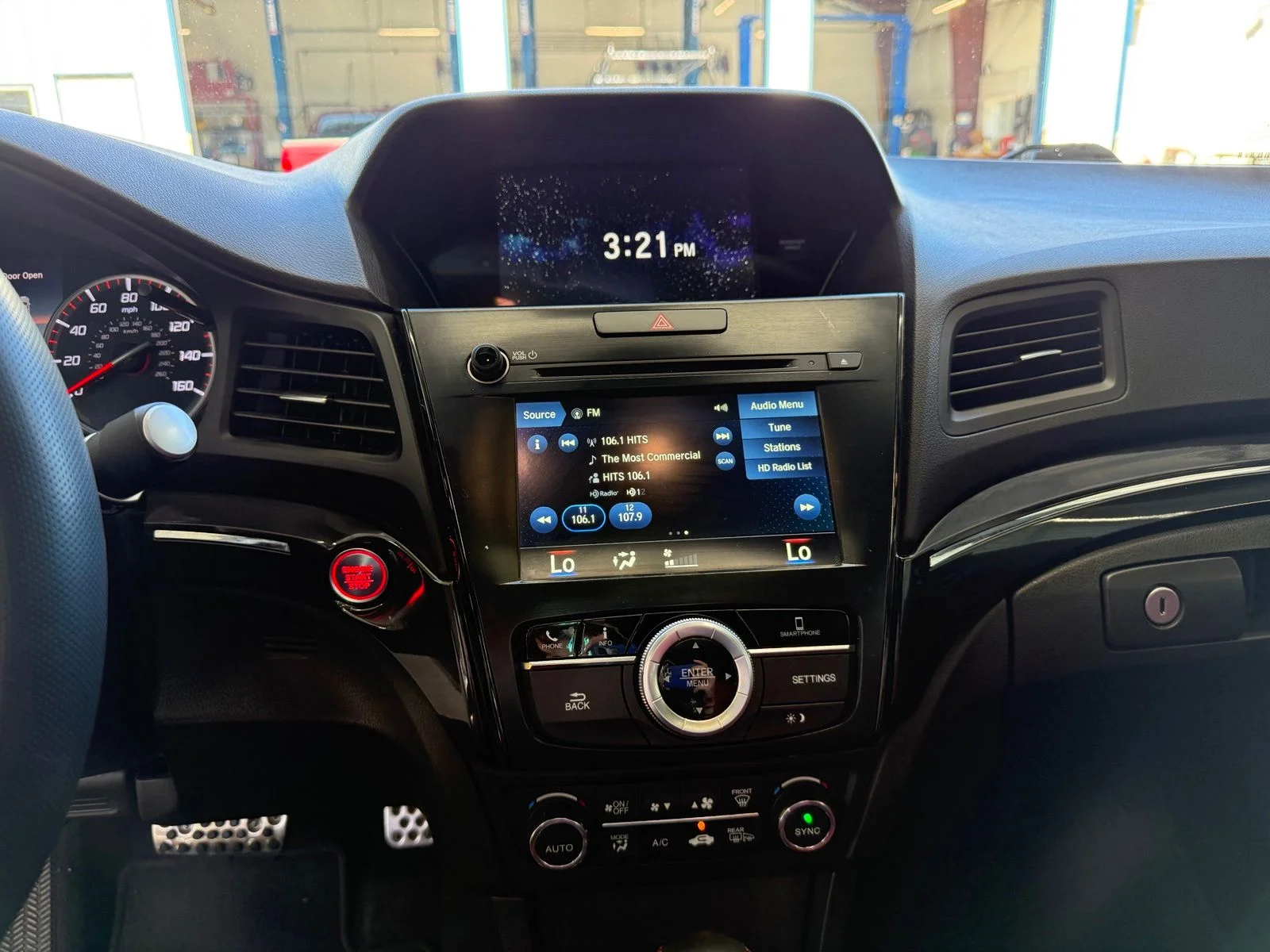 Used 2022 White Acura Premium and A-SPEC Packages image 16