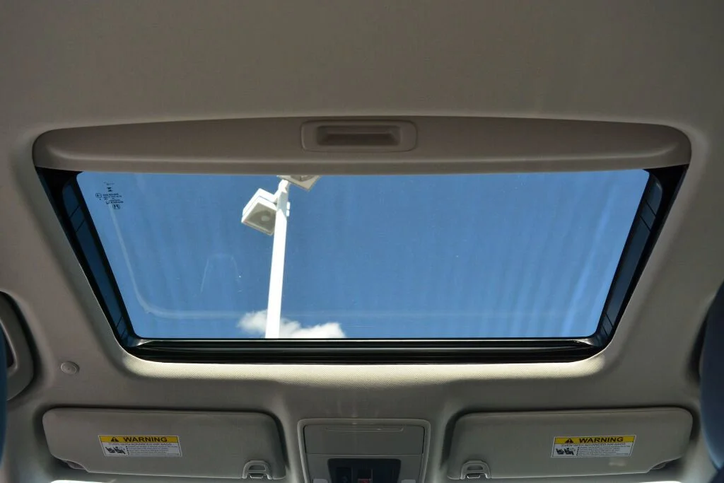 New 2026 Canyon River Blue Metallic Honda Touring Hybrid image 9