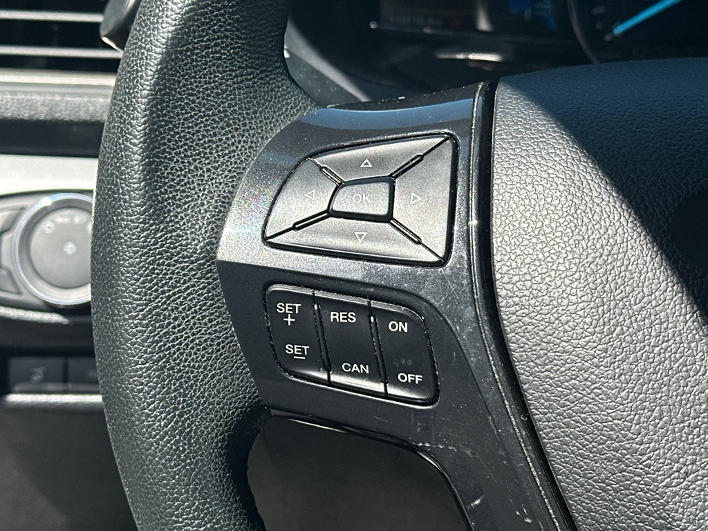 Used 2018 White Platinum Metallic Tri-Coat Ford XLT image 16