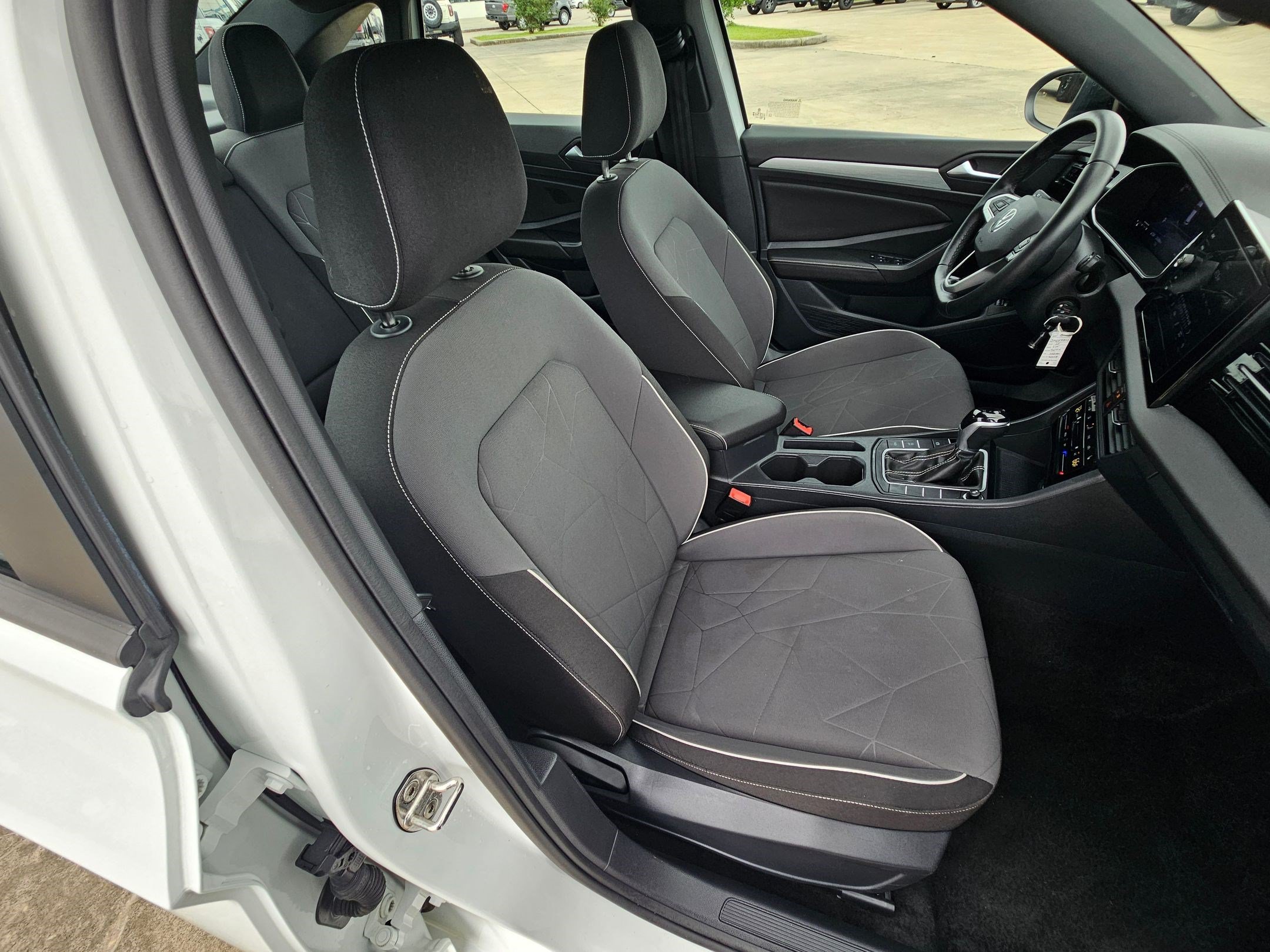 Used 2025 White Volkswagen Sport image 27