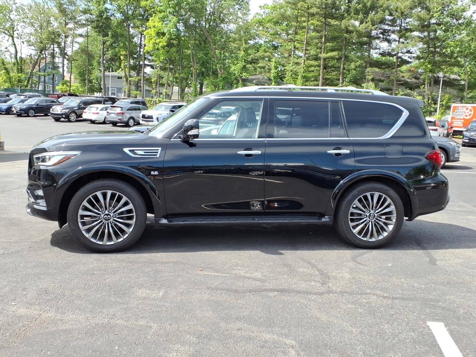 Used 2019 Black INFINITI LUXE image 9
