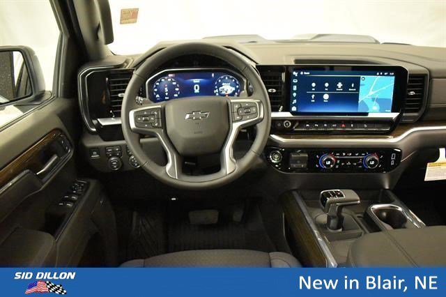 New 2026 Summit White Chevrolet LT Trail Boss image 5