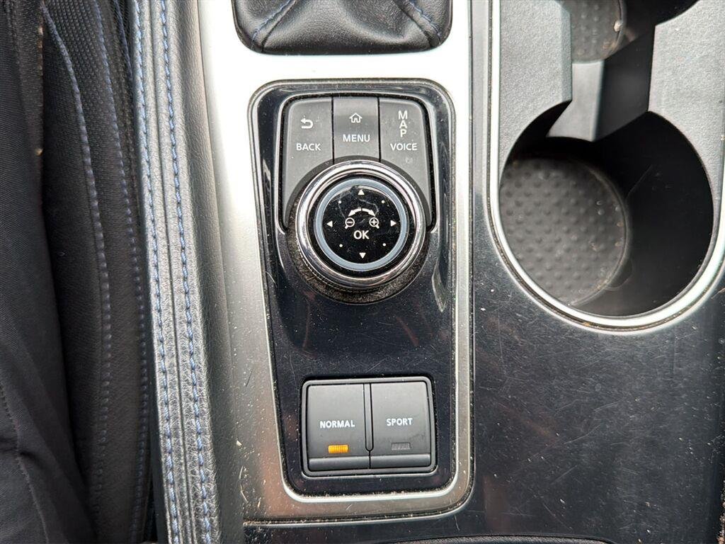 Used 2018 Brilliant Silver Nissan S image 3