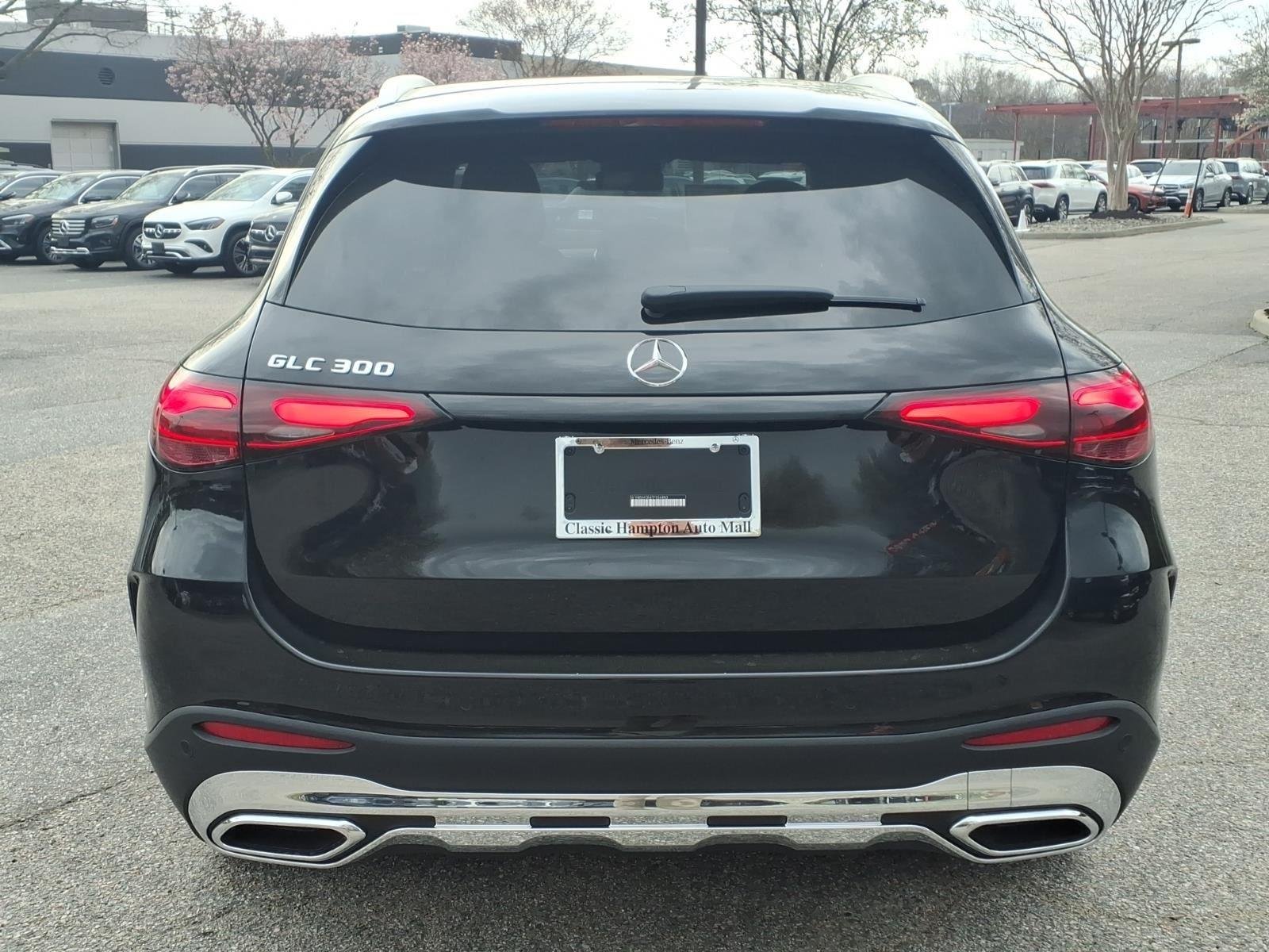 New 2026 Black Mercedes-Benz GLC 300 image 8