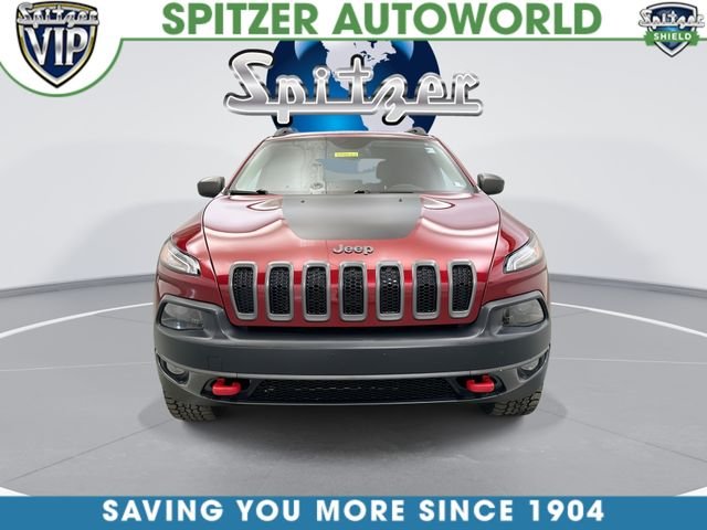 Used 2015 Red Jeep Trailhawk image 3