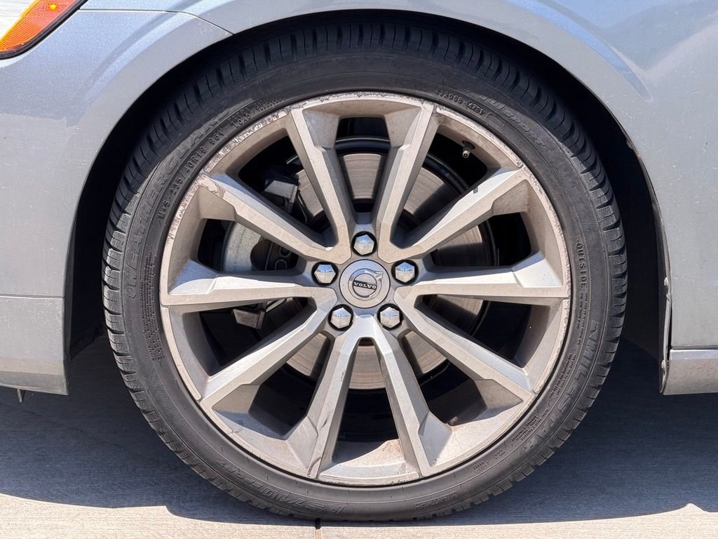 Used 2021 Gray Volvo T5 Momentum image 7