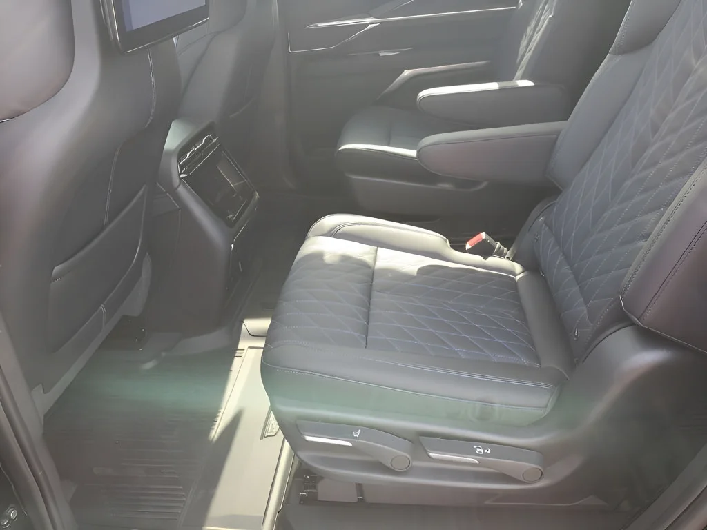 2026 Cadillac Escalade IQL Luxury - Photo 25