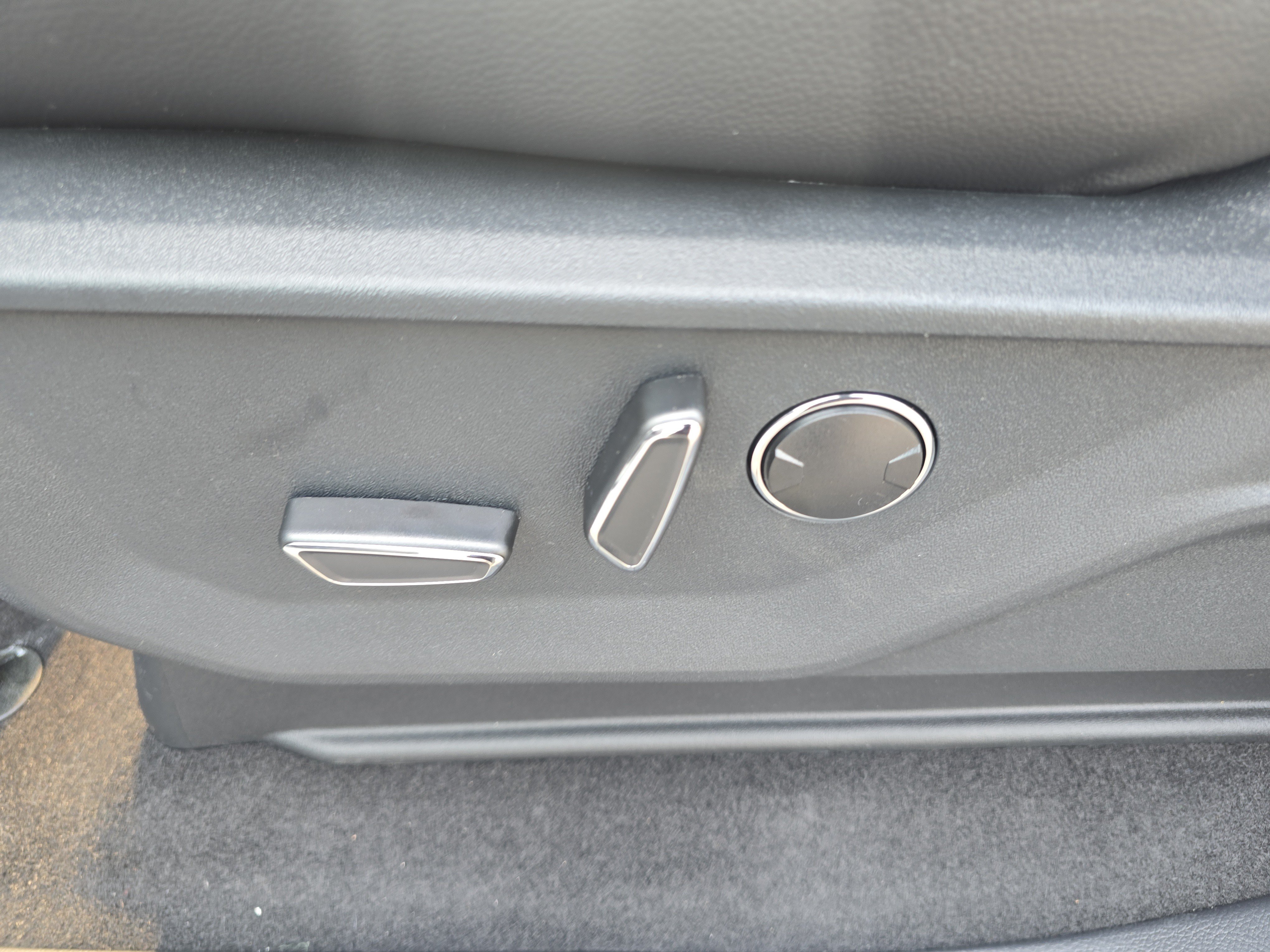 New 2026 Oxford White Ford Lariat® image 12