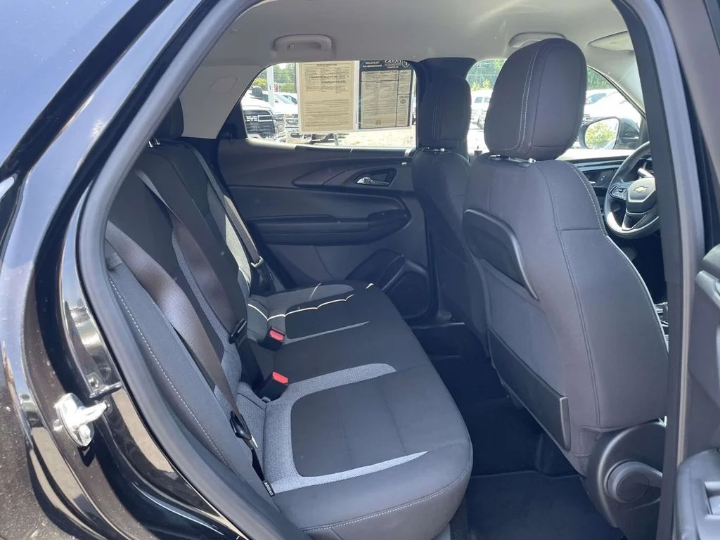 Used 2025 Black Chevrolet LT image 17