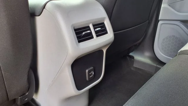 Used 2023 White GMC SLE image 19