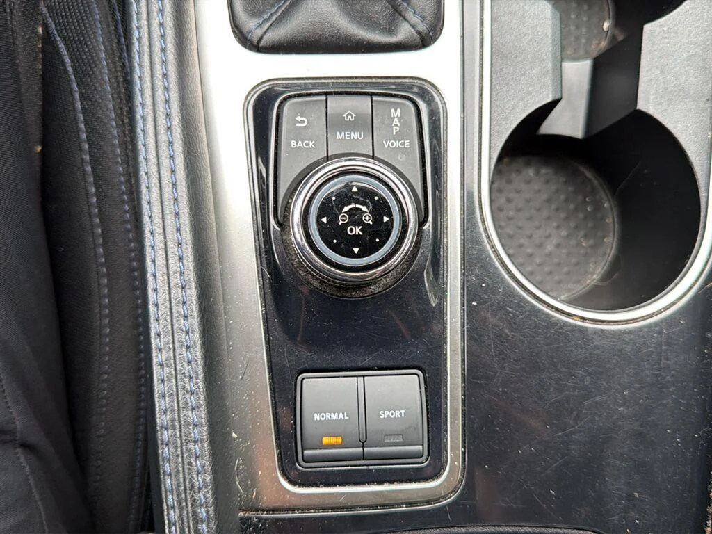 Used 2018 Brilliant Silver Nissan S image 3