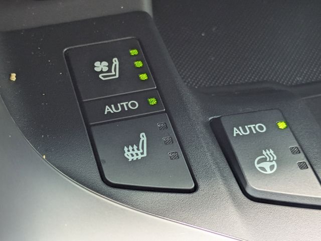 Used 2024 Silver Lexus 600 F SPORT image 25