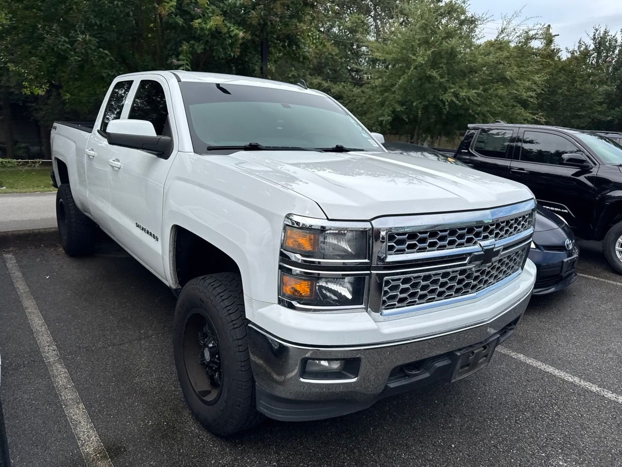 Used 2014 White Chevrolet LT image 2
