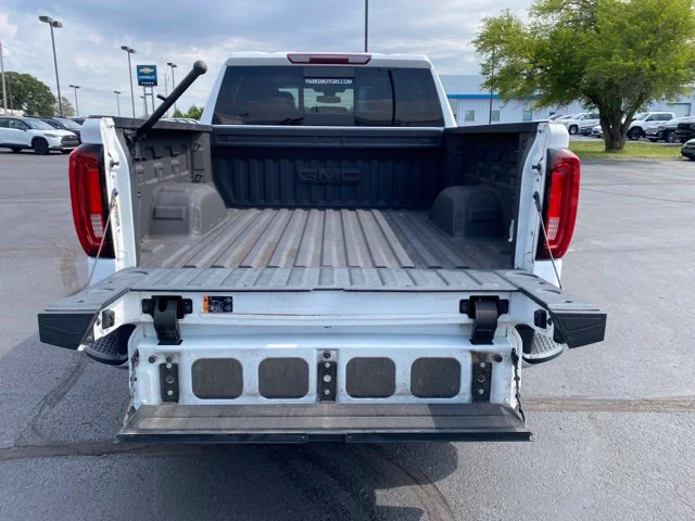 Used 2022 White GMC SLT image 9