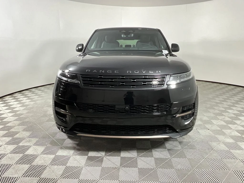 New 2026 Santorini Black Metallic Land Rover Dynamic SE image 8