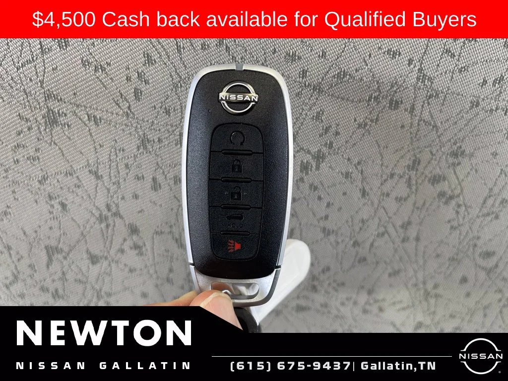 New 2026 Champagne Silver Metallic / Super Black Two-tone Nissan Platinum image 47