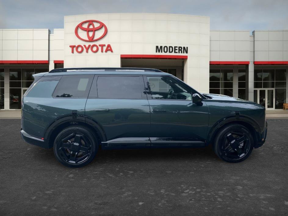 Used 2027 Black Jade Green Kia X-Line SX-Prestige image 4