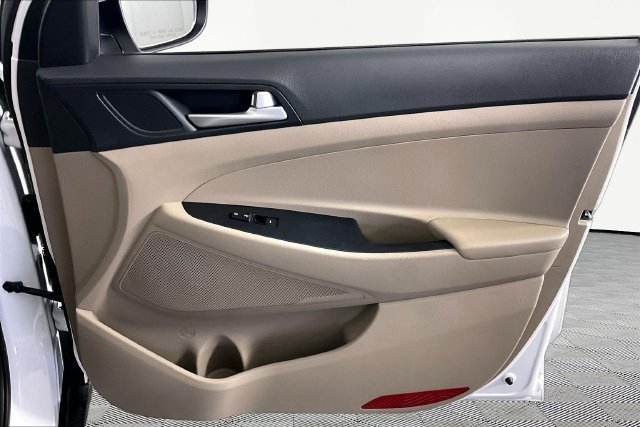 Used 2019 White Hyundai Value image 23