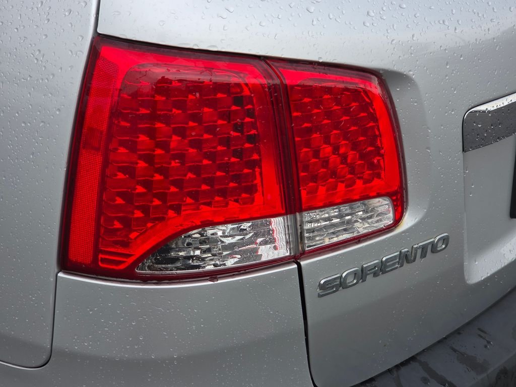 Used 2012 Silver Kia LX image 15