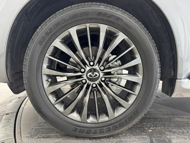 Used 2021 Graphite Shadow INFINITI Premium Select image 10