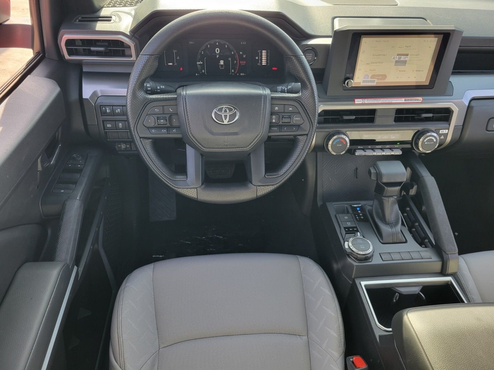 2026 Toyota Tacoma SR5 - Photo 9