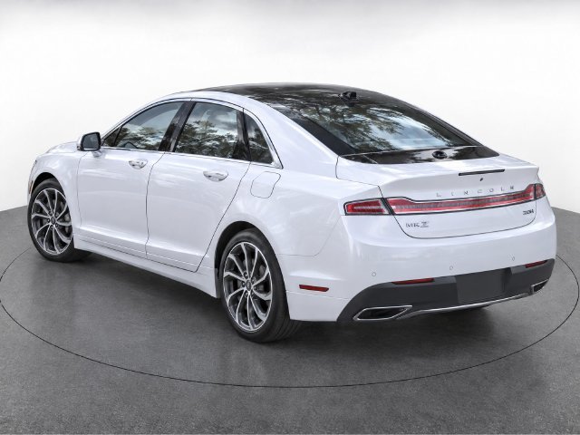 Used 2018 White Lincoln Reserve image 3