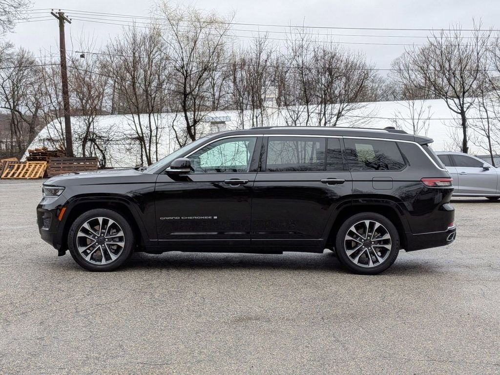 Used 2023 Black Jeep Overland image 11