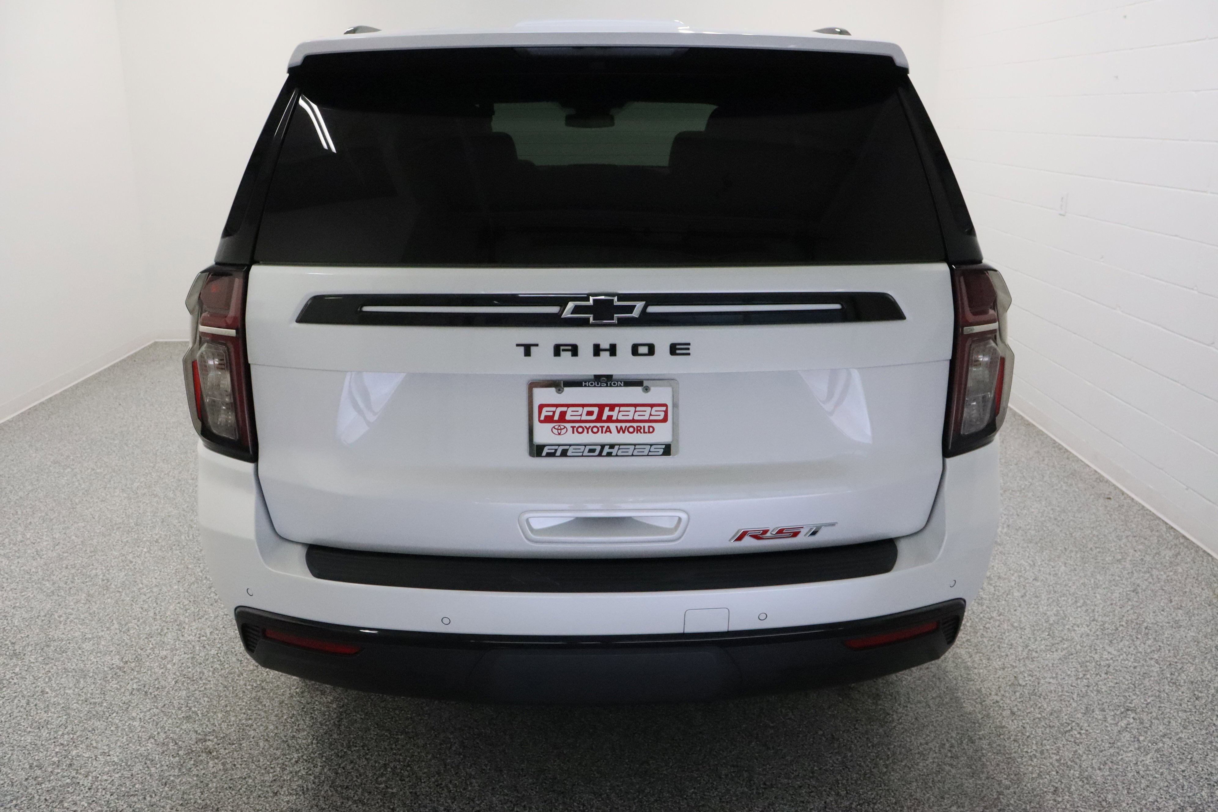 Used 2023 Iridescent Pearl Tricoat Chevrolet RST 5.3L image 8